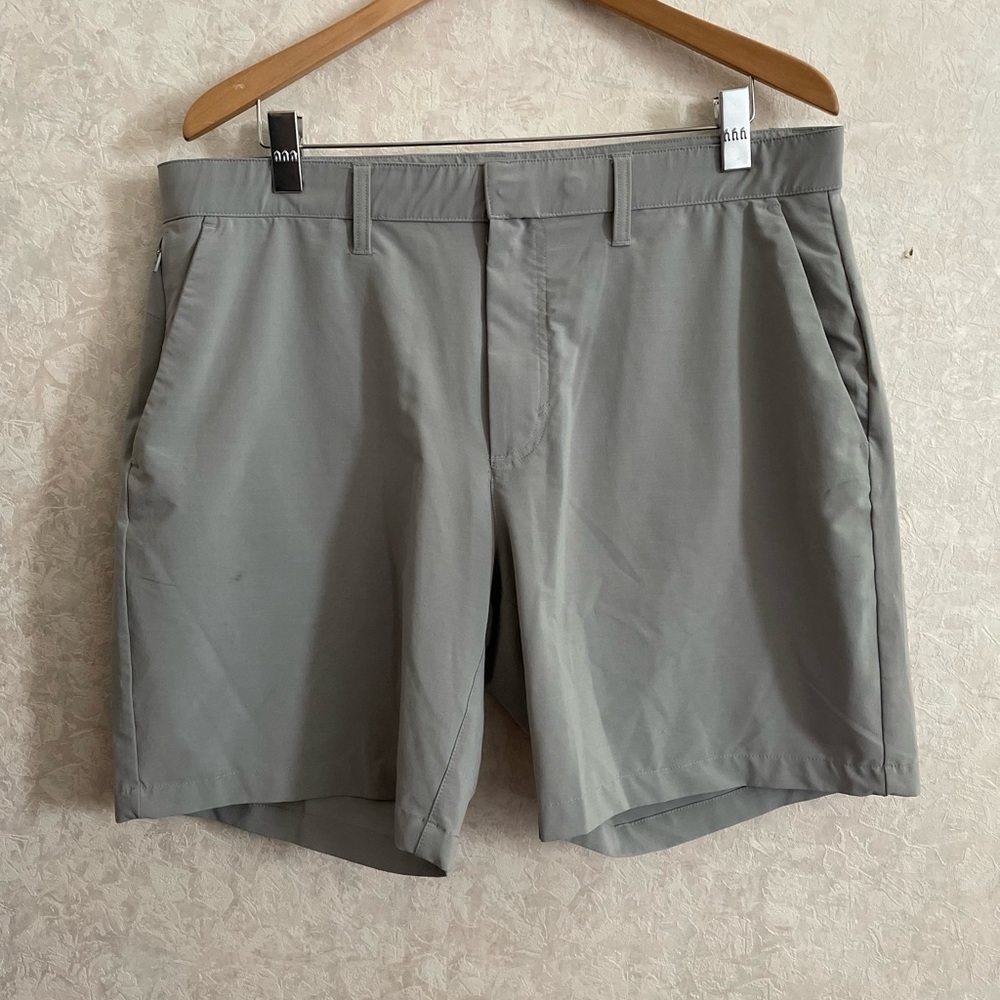 Fabletics Men's Extra Large Gray Athletic Shorts - image 2